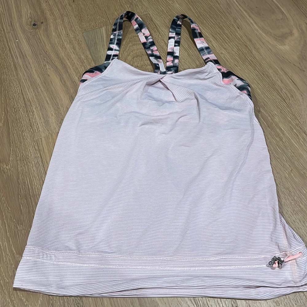 Authentic Lululemon Sports bra/tank pink/camo size 8 with adjustable bottom